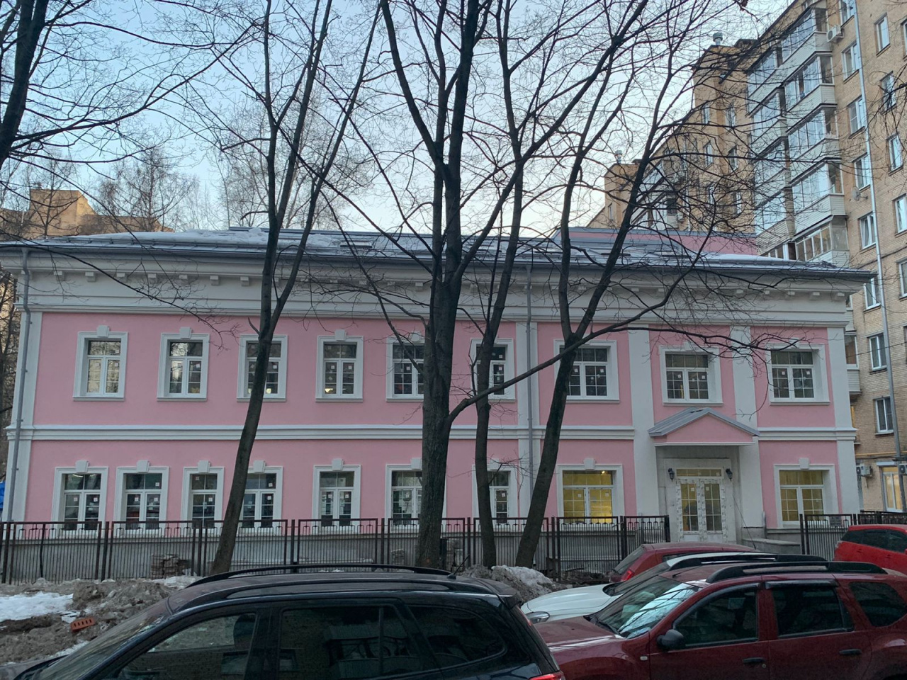 фасад дома, здание по адресу г Москва, ул Лизы Чайкиной, д 6 стр 3